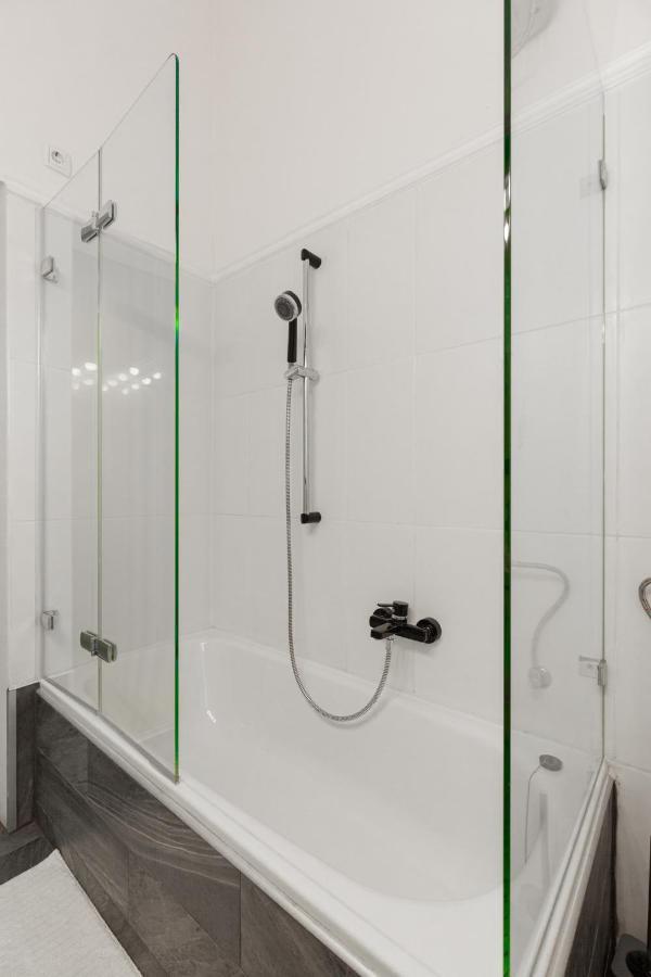 Standard Apartment By Hi5-Relax With Style Studio Budapest Ngoại thất bức ảnh