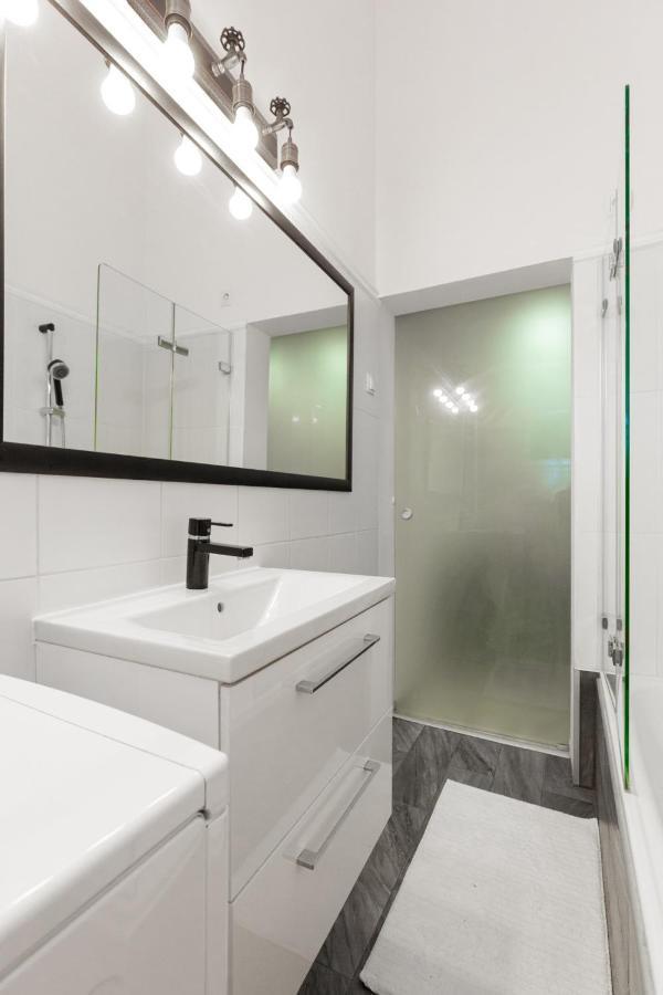 Standard Apartment By Hi5-Relax With Style Studio Budapest Ngoại thất bức ảnh